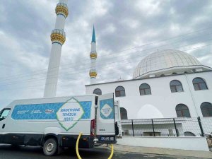 Aliağa Belediyesinden İbadethanelerde Ramazan Temizliği