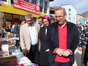 Depremzedeler İçin Hayır Çarşısı Kuruldu