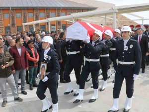 Kalp Krizinden Hayatını Kaybeden Polis Memuru Son Yolculuğuna Uğurlandı