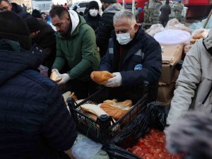 Kayseri Ve Kahramanmaraş’ta İftar Sofraları Büyükşehir’den