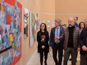 Selçuk Üniversitesinde 2 Sergi Sanatseverlerle Buluştu