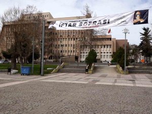 Gaziantep Büyükşehir, Geleneksel İftar Sofralarını Kuruyor