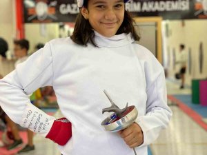 Eskrimde Gaziantep’ten Bir Yıldız Doğuyor