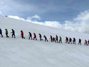 Depremden Döndüler, Zigana Dağı’nda Kış Eğitimi Gerçekleştirdiler