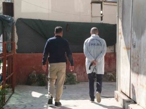 Transseksüellerle Aynı Evi Paylaşan İ̇ranlı Gencin Ölümü Polisi Harekete Geçirdi