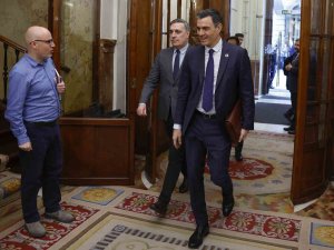 İ̇spanya’da Hükümet İçin Sunulan Gensoru Önergesi Reddedildi