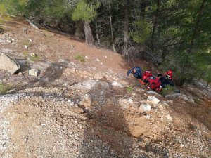 Seydikemer’de Kamyonet Uçuruma Uçtu: 1 Yaralı