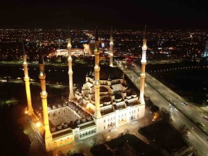 Adana’da Teravih Namazı Kılındı