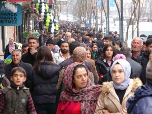 Yüksekova’da Ramazan Yoğunluğu Başladı