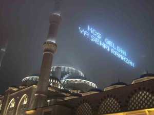 Çamlıca Camii’nde İlk Teravih Namazı Kılındı