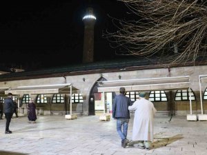 Sivaslılar İlk Teravih Namazında Ulu Camii’ne Akın Etti