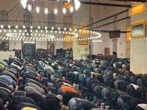 Balıkesir’de İlk Teravih Namazı Kılındı