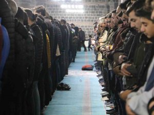 Diyarbakır’da Ramazan Ayının İlk Teravih Namazı Kılındı