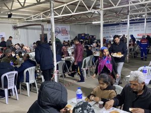 Depremzedeler Sahurda Çadırlarda Buluştu