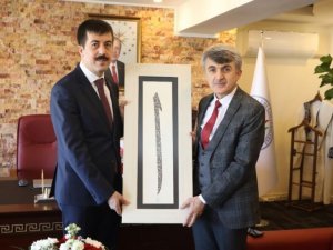 Rektör Uysal’dan, Ksbü Rektörü Tekin’e Tebrik Ziyareti