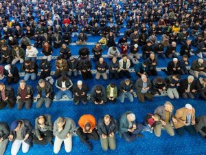 Erzincan’da İlk Teravih Namazında Camiler Doldu
