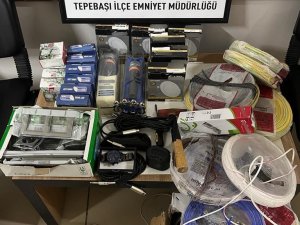 Elektronik Malzeme Hırsızları Yakalandı