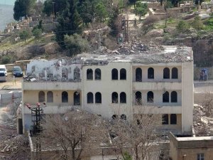 Mardin’in Betonarmeleri Bir Bir Yıkılıyor, Tarihi Doku Ortaya Çıkartılmaya Devam Ediyor