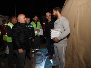 Başkan Bıyık, İlk Sahuru Depremzedelerle Yaptı