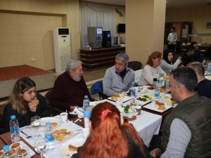 Başkan Oktay, İlk Sahurda Depremzede Konuklarla Buluştu