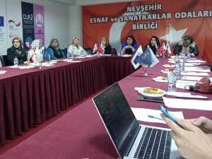 Mülteci Anneler Eğitiliyor