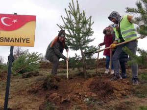 Yozgat’ta Fidanlar Depremde Hayatını Kaybedenlerin Anısına Toprakla Buluştu