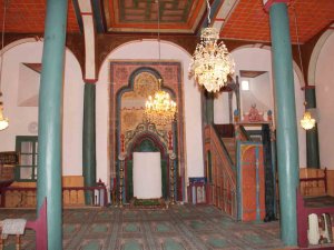 Tarihi Bektaşbey Camii Ahşap Sütunları Ve Süslemeleri İle İlgi Çekiyor