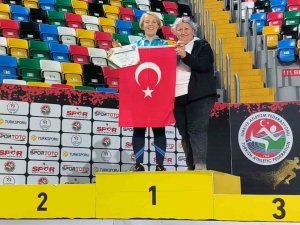 Tazelenme Üniversitesi Öğrencisi İ̇stanbul’dan Madalya İle Döndü