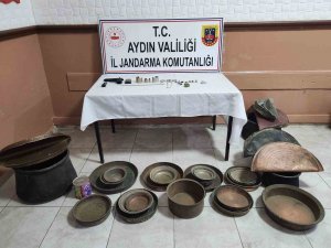 Hırsızlık Yaptıkları Evden Çıkarken Suçüstü Yakalandılar