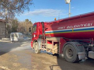 İ̇zmit Belediyesi Ekipleri, Sel Bölgesinde Aralıksız Çalışıyor