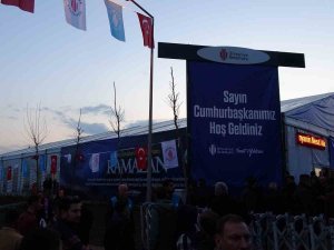 Cumhurbaşkanı Erdoğan İlk İftarını Depremzedelerle Açtı