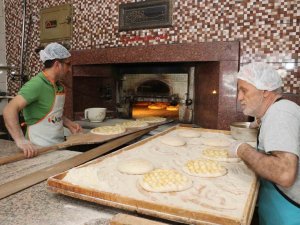 Bu Şehirde Ramazan Pidesine Zam Yok: 330 Gram Pide 5 Tl