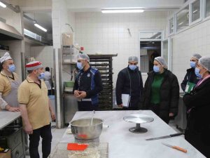 Belediye Fırınlarda Gramaj Ve Hijyen Denetimi Yaptı
