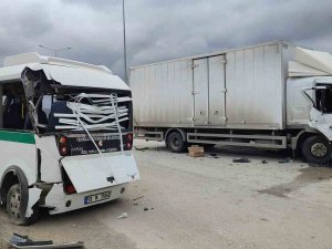 Çorlu’da Trafik Kazası: 3 Yaralı