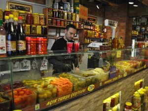 İ̇ftarlık Turşulara Vatandaştan Yoğun İlgi