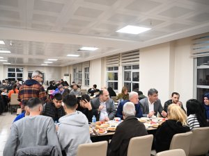 Kartepe’de 3 Bin 400 Depremzede Misafir Ediliyor