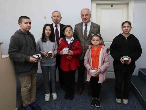 Yarışmada Dereceye Giren Öğrencilere Başkan Aygün’den Ödül
