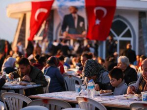 Buca’da İlk İftar Sofrası Mevlana Tesisleri’nde Kuruldu