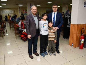 İ̇lk İftar Depremzedelerle Yapıldı