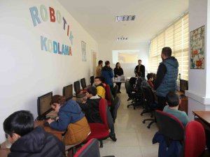 Şırnak’ta Robotik Kodlama Kursunu Bitiren Öğrencilere Sertifika
