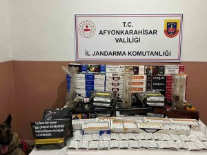 Jandarmadan Kaçak Makaron Ve Tütün Operasyonu