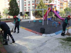 Efeler’in Yeşil Alanları Temizleniyor