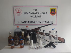 Belediye Çalışanları Kaçak İçki Operasyonunda Yakalandı