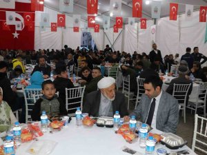 Siirt’te Depremzedeler Ve Vatandaşlar İçin İftar Çadırı Kuruldu