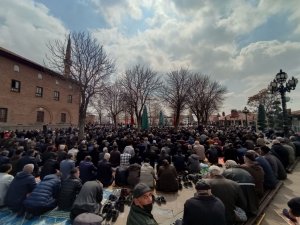 Ankara’da Ramazan’ın İlk Cuma Namazı Kılındı