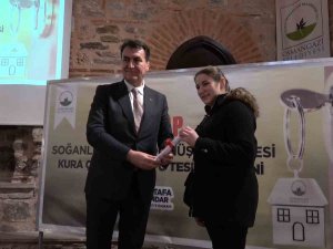 Osmangazi’de Kentsel Dönüşüm Projesinde Hak Sahipleri Tapularına Kavuştu