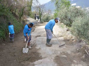 Alanya’da Şarampol Betonlama Çalışması Devam Ediyor