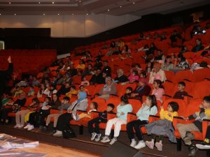 Depremzede Çocukların Yaraları Sanatla Sarılıyor