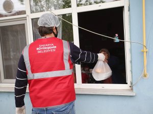 Yardıma Muhtaç Ailelere Bin 300 Öğün Yemek Ulaştırılıyor