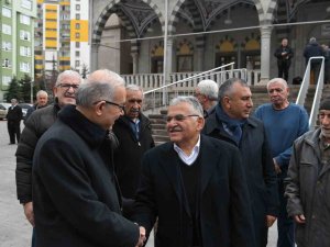 Başkan Büyükkılıç, Melikgazi Ve Hacılar’da Vatandaşla Buluştu